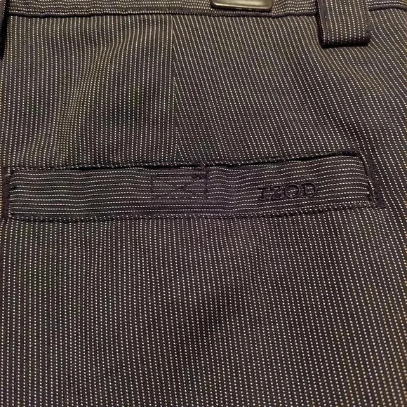 Izod XFG Extreme Function Mens 34 Flat Front Black White Stripe Golf Shorts - Picture 6 of 8